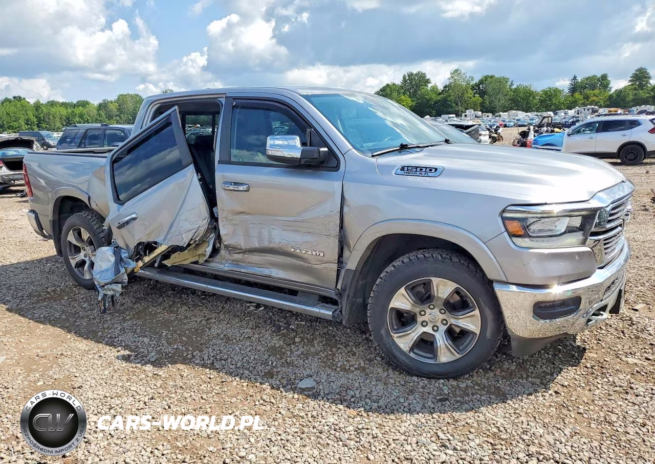 2019 Ram 1500 Laramie VIN:1C6SRFJT7KN536029 - 4