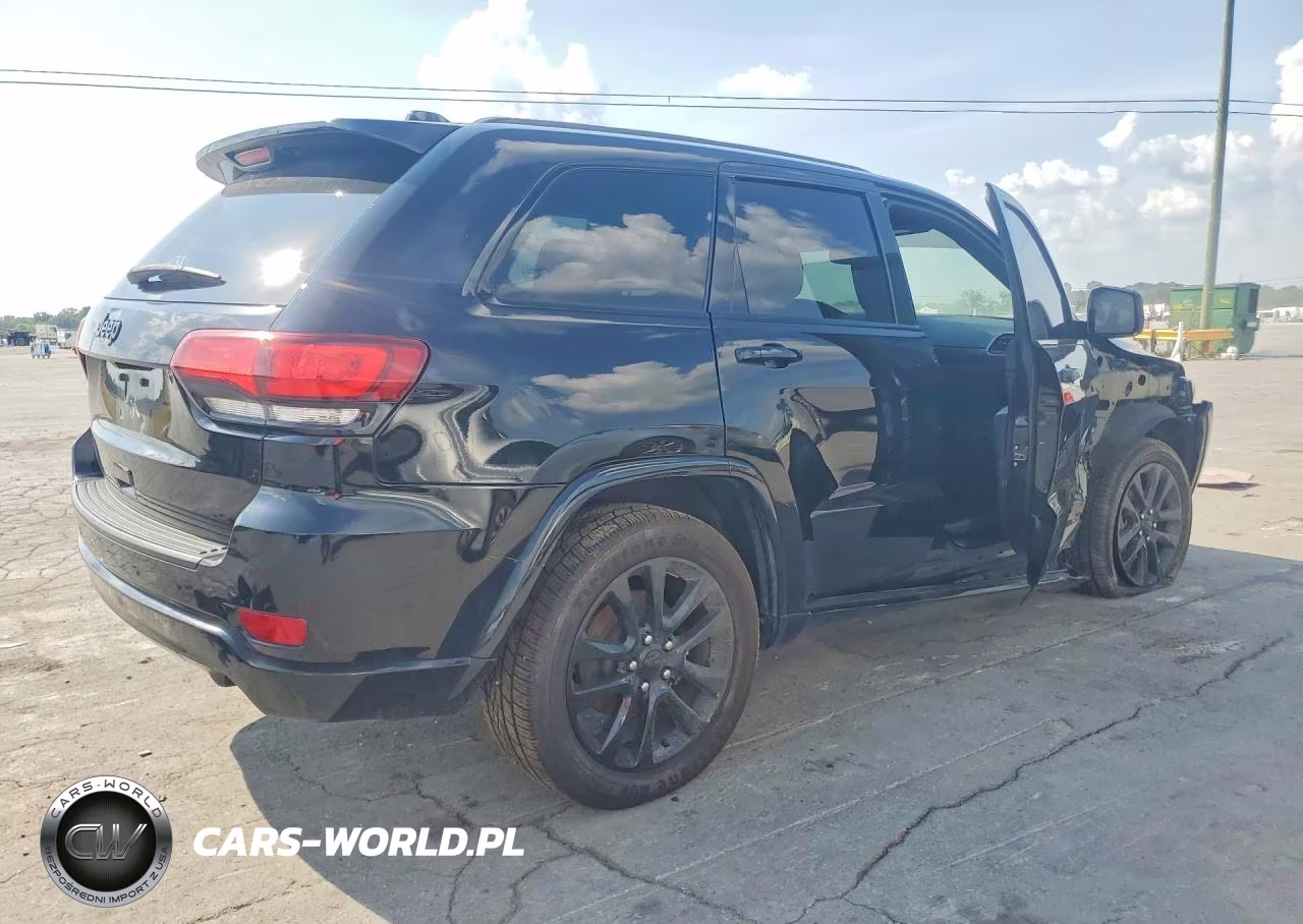 2020 Jeep Grand Cherokee Laredo VIN:1C4RJEAG8LC113047 - 3