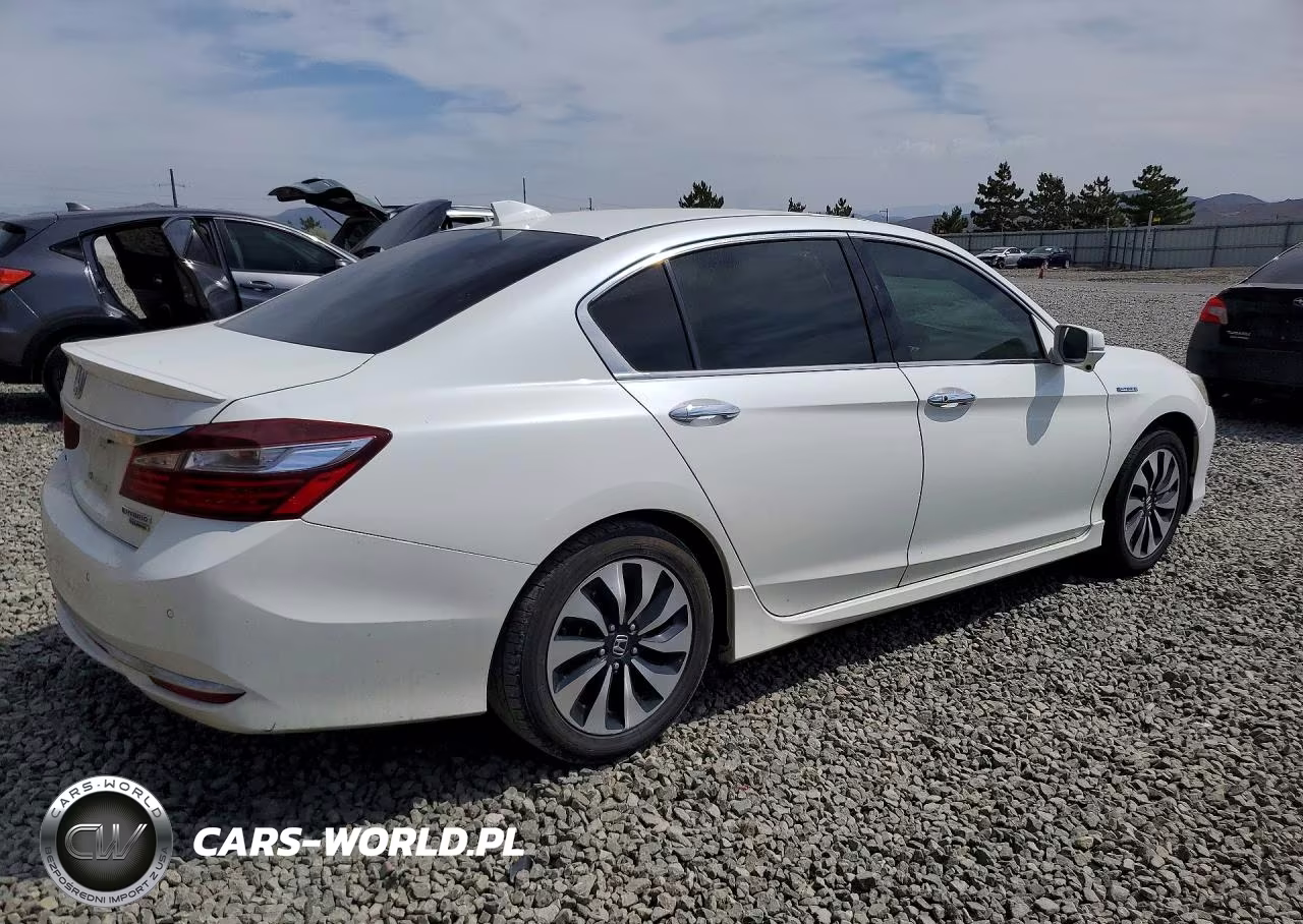 2017 Honda Accord Touring Hybrid VIN:JHMCR6F74HC007892 - 3