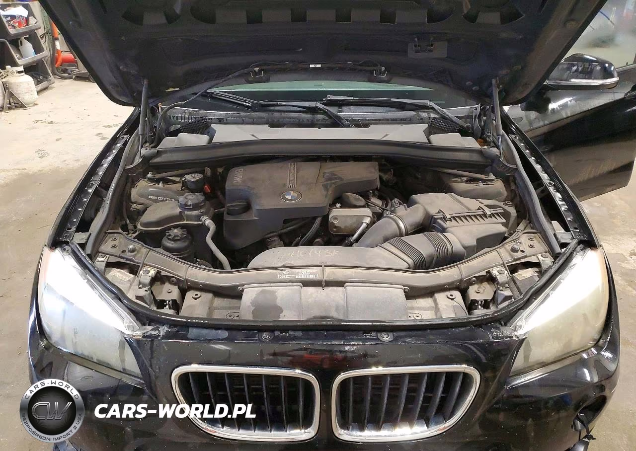 2014 BMW X1 xDrive28I VIN:WBAVL1C52EVY10991 - 12
