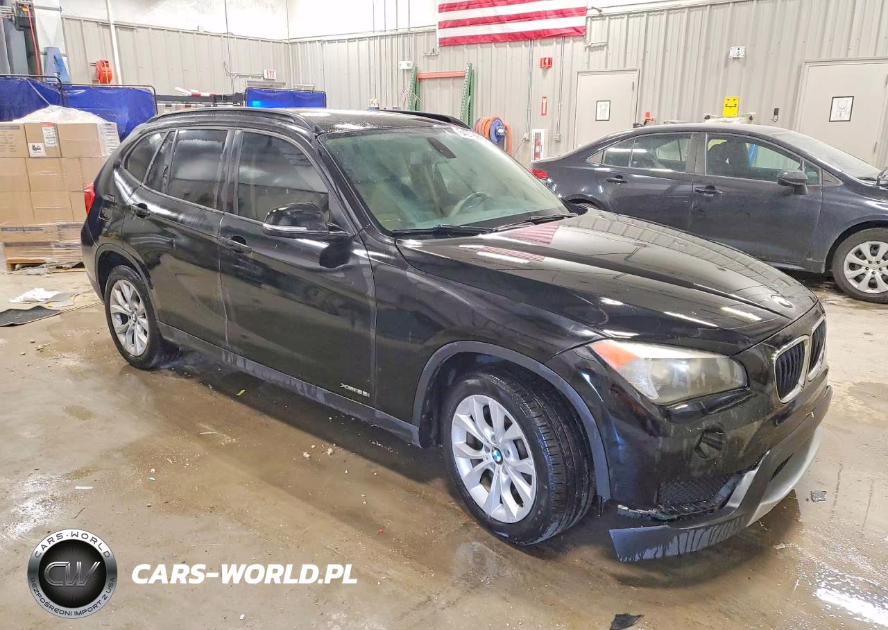 2014 BMW X1 xDrive28I VIN:WBAVL1C52EVY10991 - 4