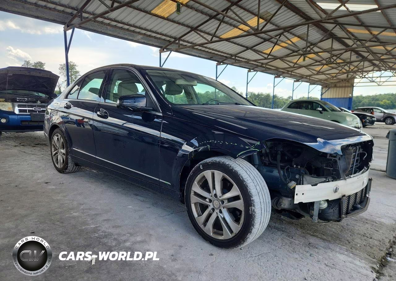 2013 Mercedes-Benz C 250 VIN:WDDGF4HB0DA824161 - 4