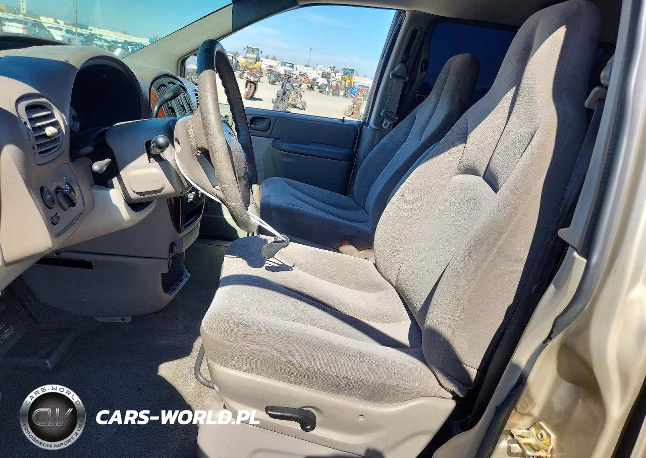 2003 Chrysler Town & Country VIN:2C4GP24333R242799 - 7