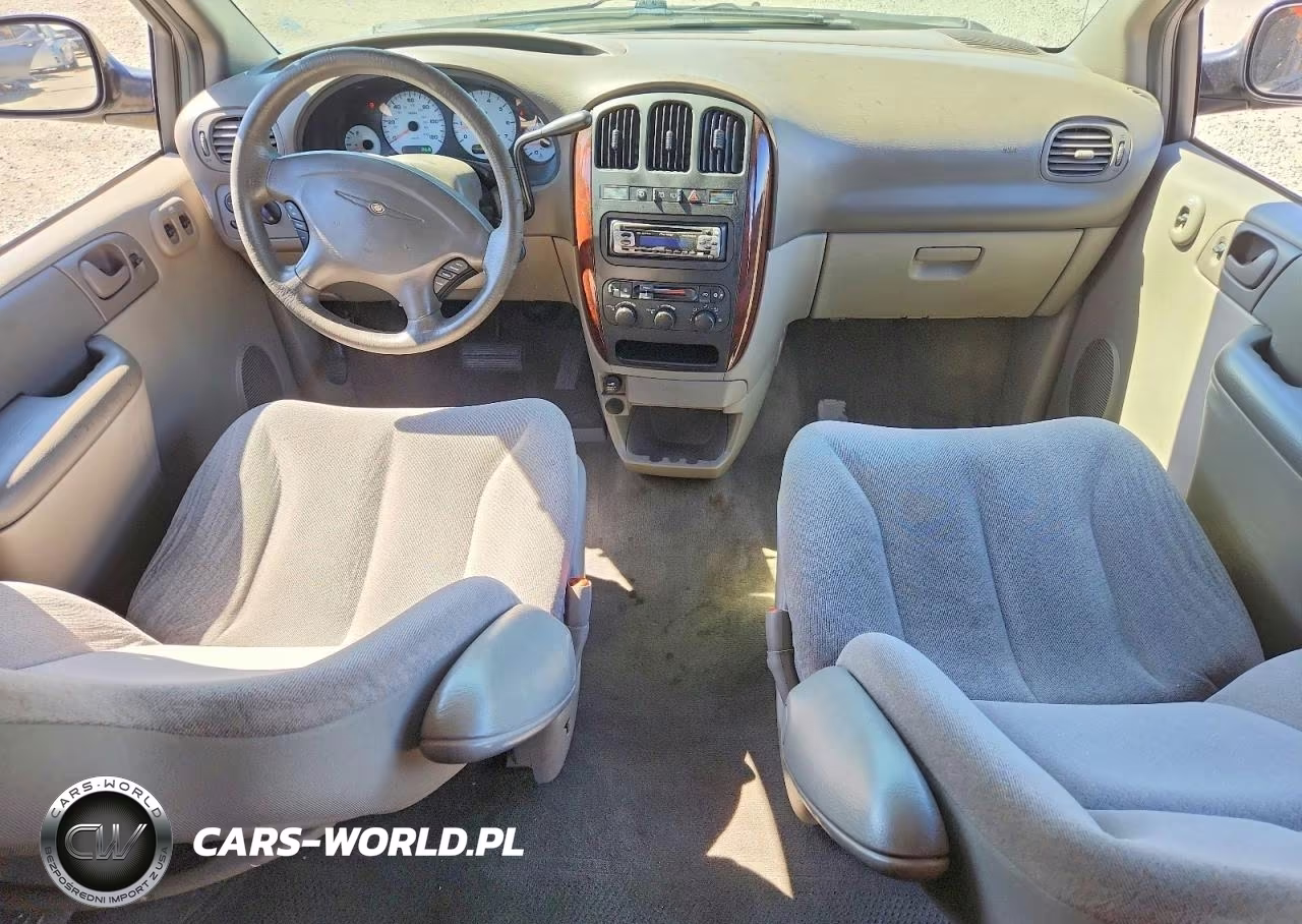 2003 Chrysler Town & Country VIN:2C4GP24333R242799 - 8