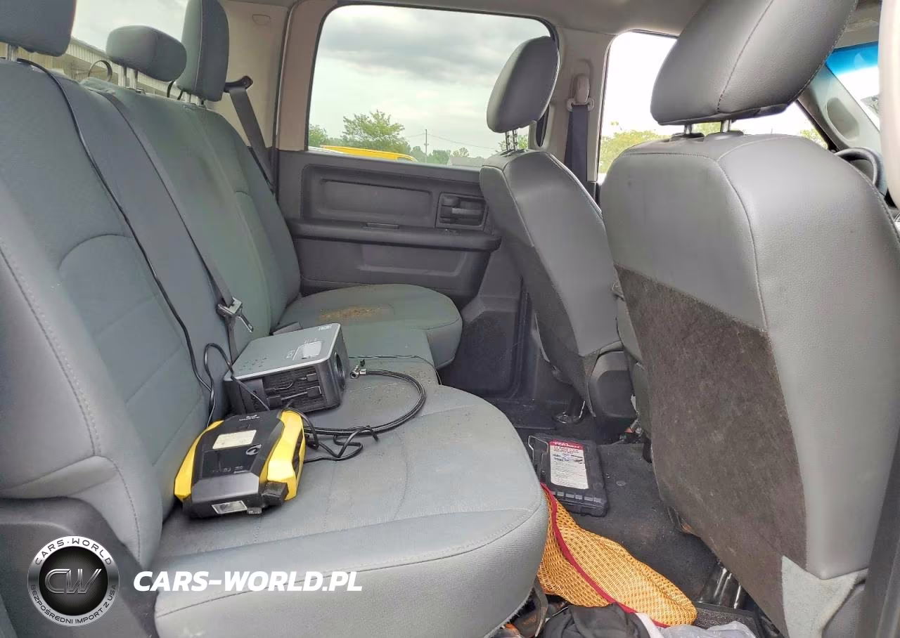 2018 Ram 2500 St VIN:3C6UR5CL8JG107229 - 10