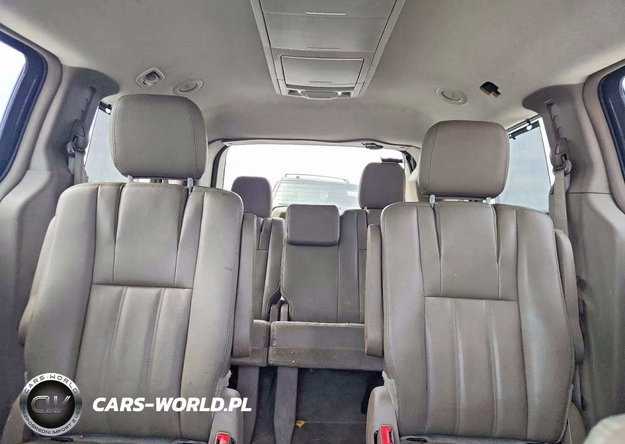2014 Chrysler Town & Country Touring VIN:2C4RC1BG0ER413502 - 10