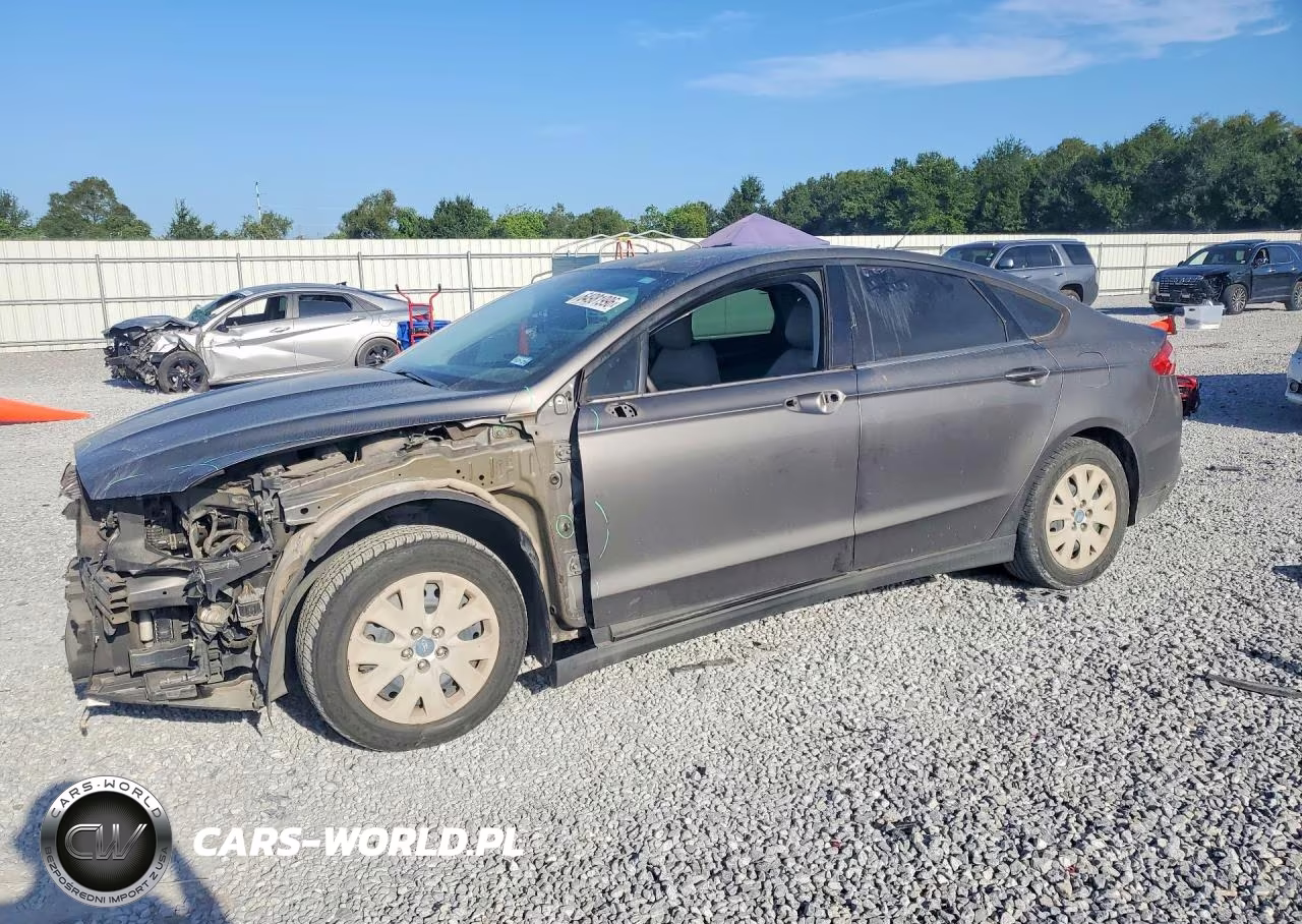 2013 Ford Fusion S VIN:3FA6P0G77DR255975 - 1