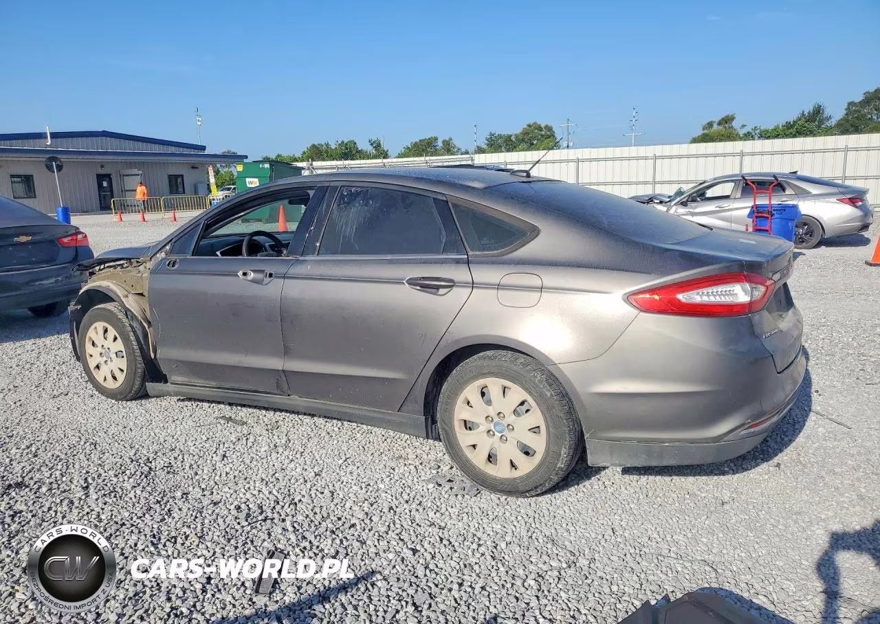 2013 Ford Fusion S VIN:3FA6P0G77DR255975 - 2