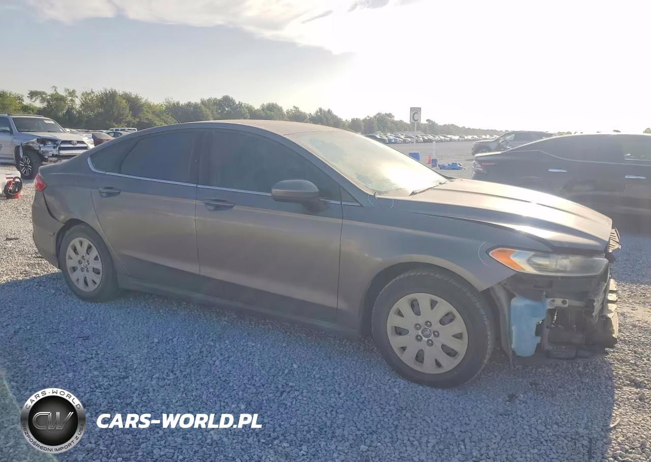 2013 Ford Fusion S VIN:3FA6P0G77DR255975 - 4
