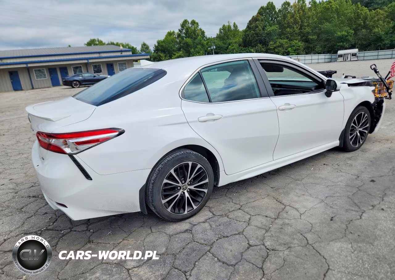 2020 Toyota Camry Se VIN:4T1G11AK3LU504391 - 3