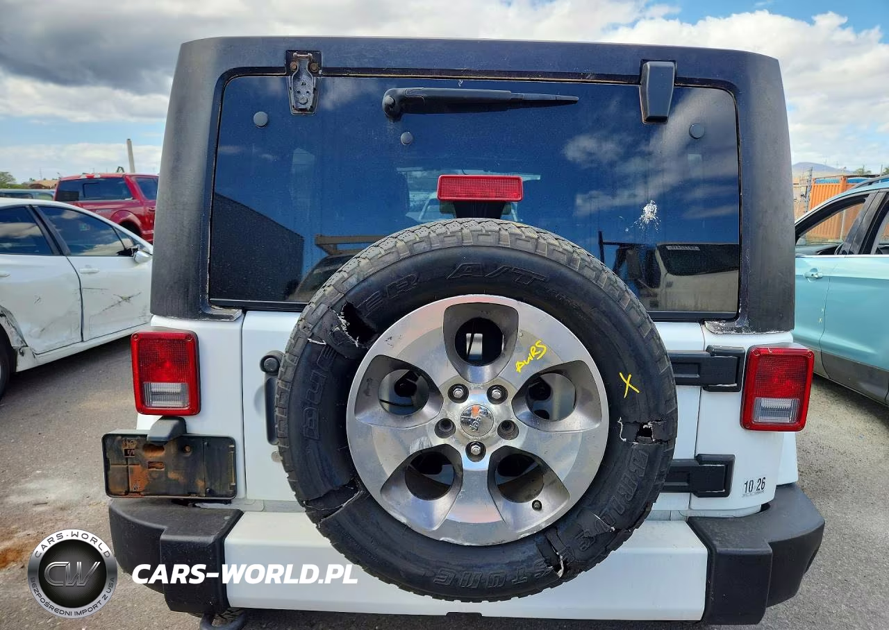 2016 Jeep Wrangler Unlimited Sahara VIN:1C4BJWEG5GL234030 - 6