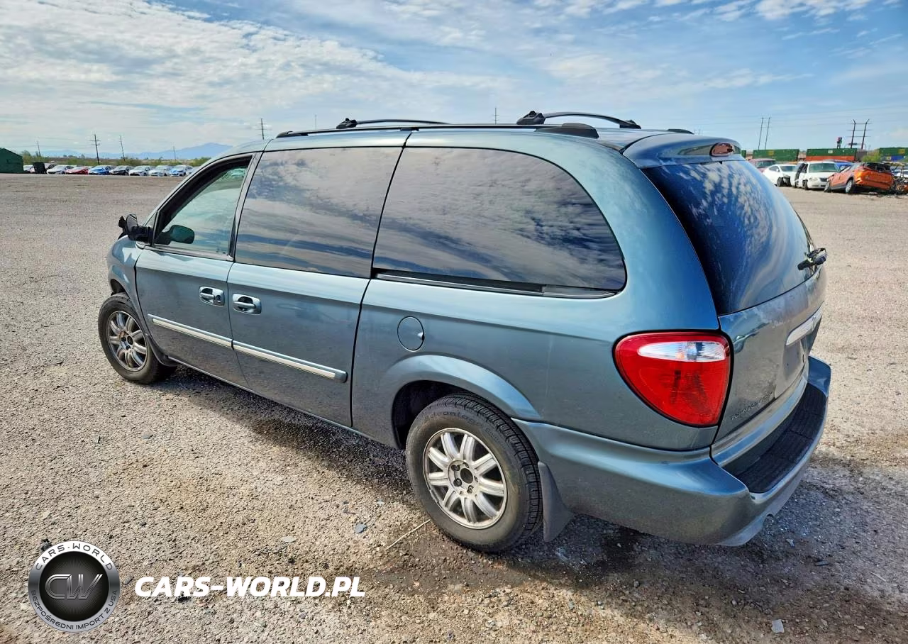 2005 Chrysler Town & Country Touring VIN:2C8GP54L05R249714 - 2