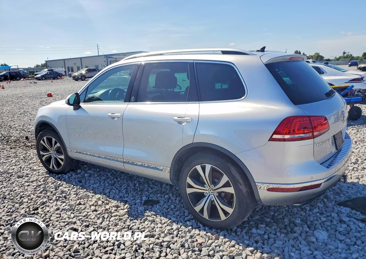 2017 Volkswagen Touareg Wolfsburg VIN:WVGRF7BPXHD004646 - 2
