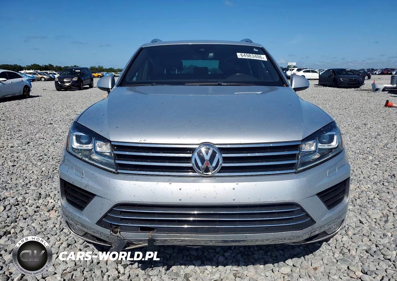 2017 Volkswagen Touareg Wolfsburg VIN:WVGRF7BPXHD004646 - 5