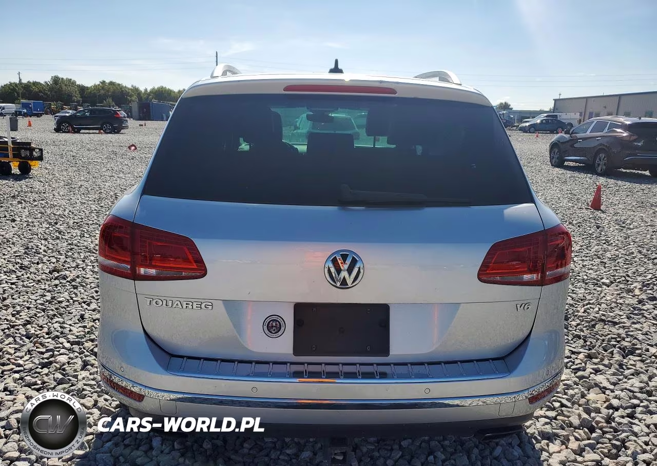 2017 Volkswagen Touareg Wolfsburg VIN:WVGRF7BPXHD004646 - 6