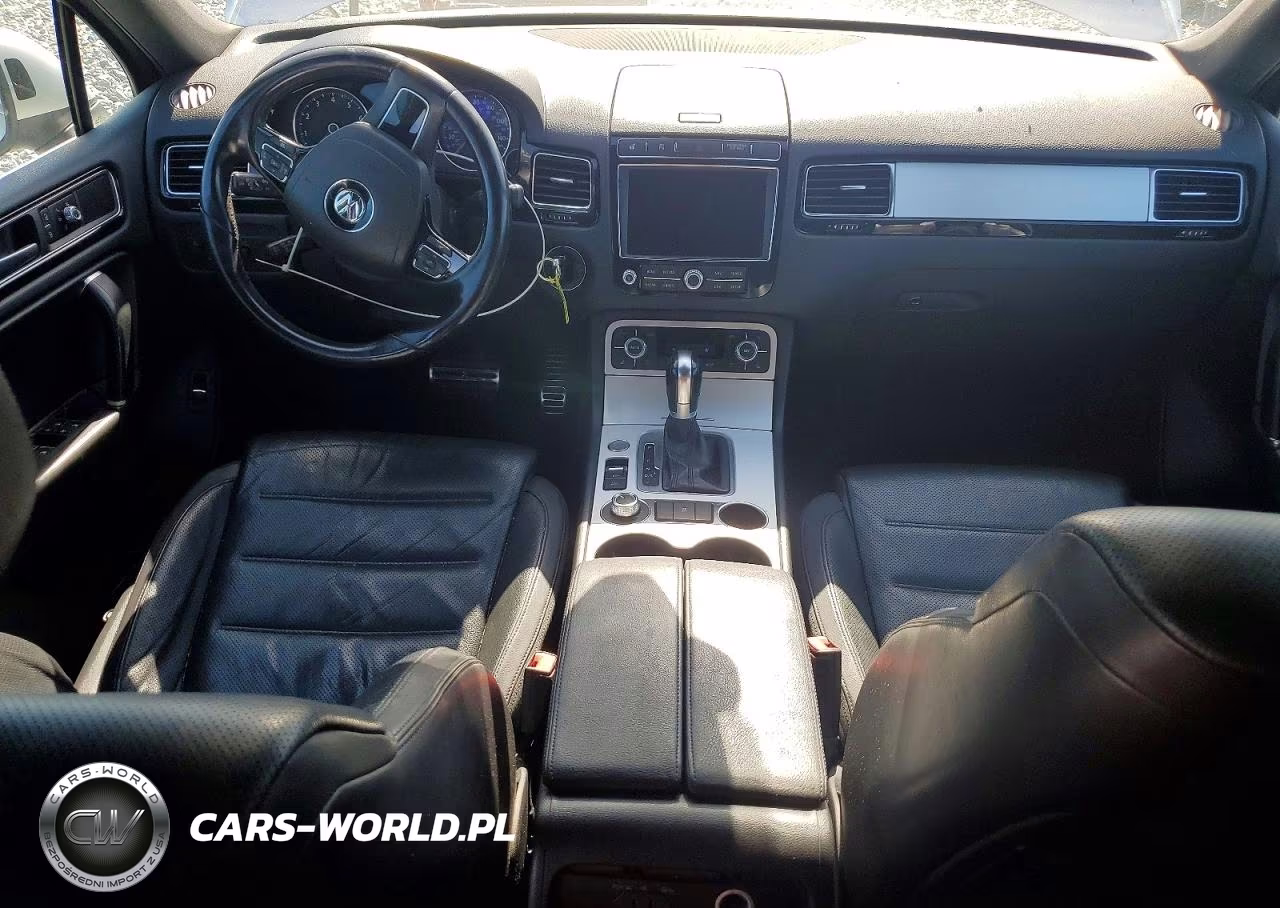 2017 Volkswagen Touareg Wolfsburg VIN:WVGRF7BPXHD004646 - 8
