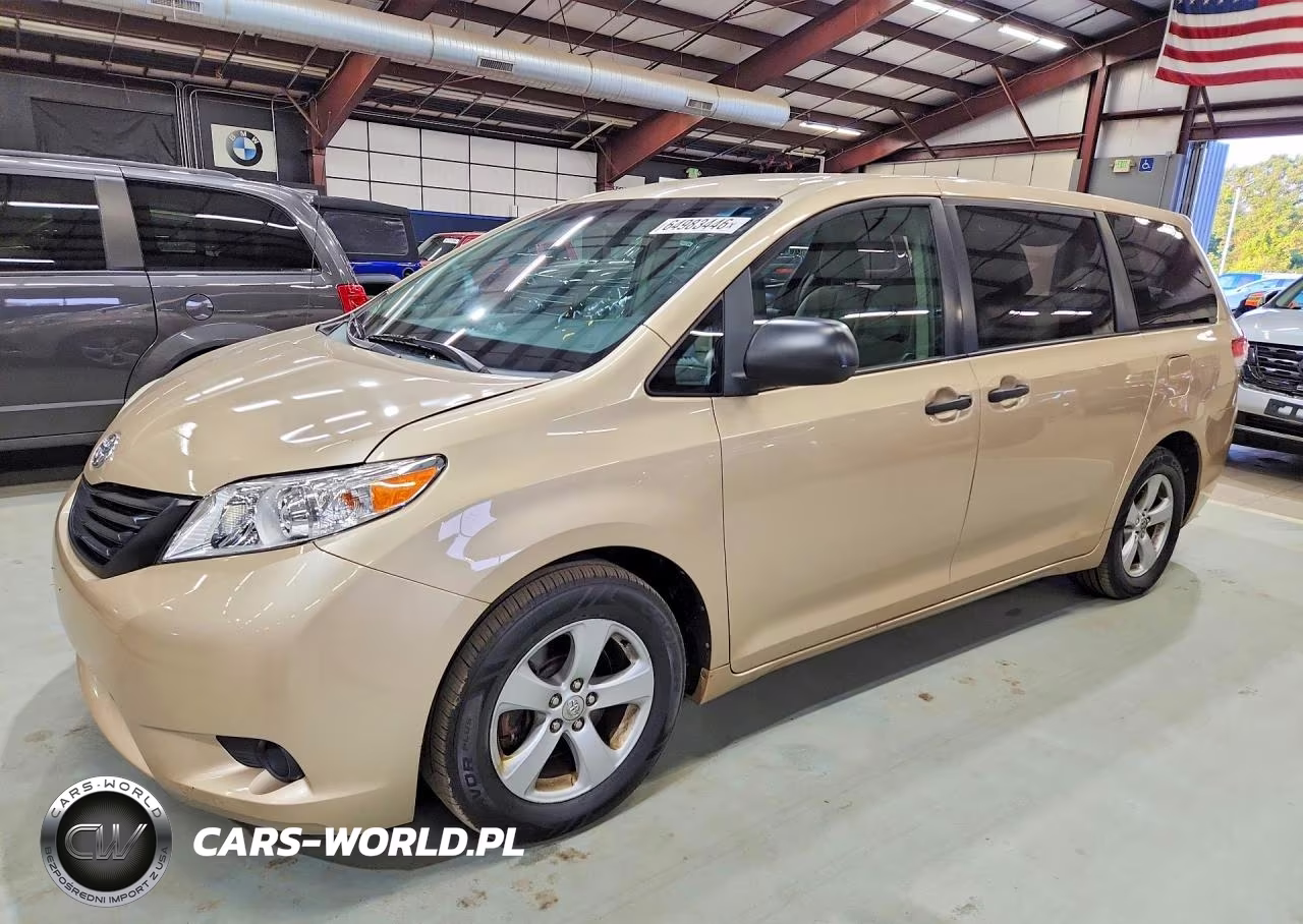 2012 Toyota Sienna Base 7-Passenger – zdjęcie 1 z 13