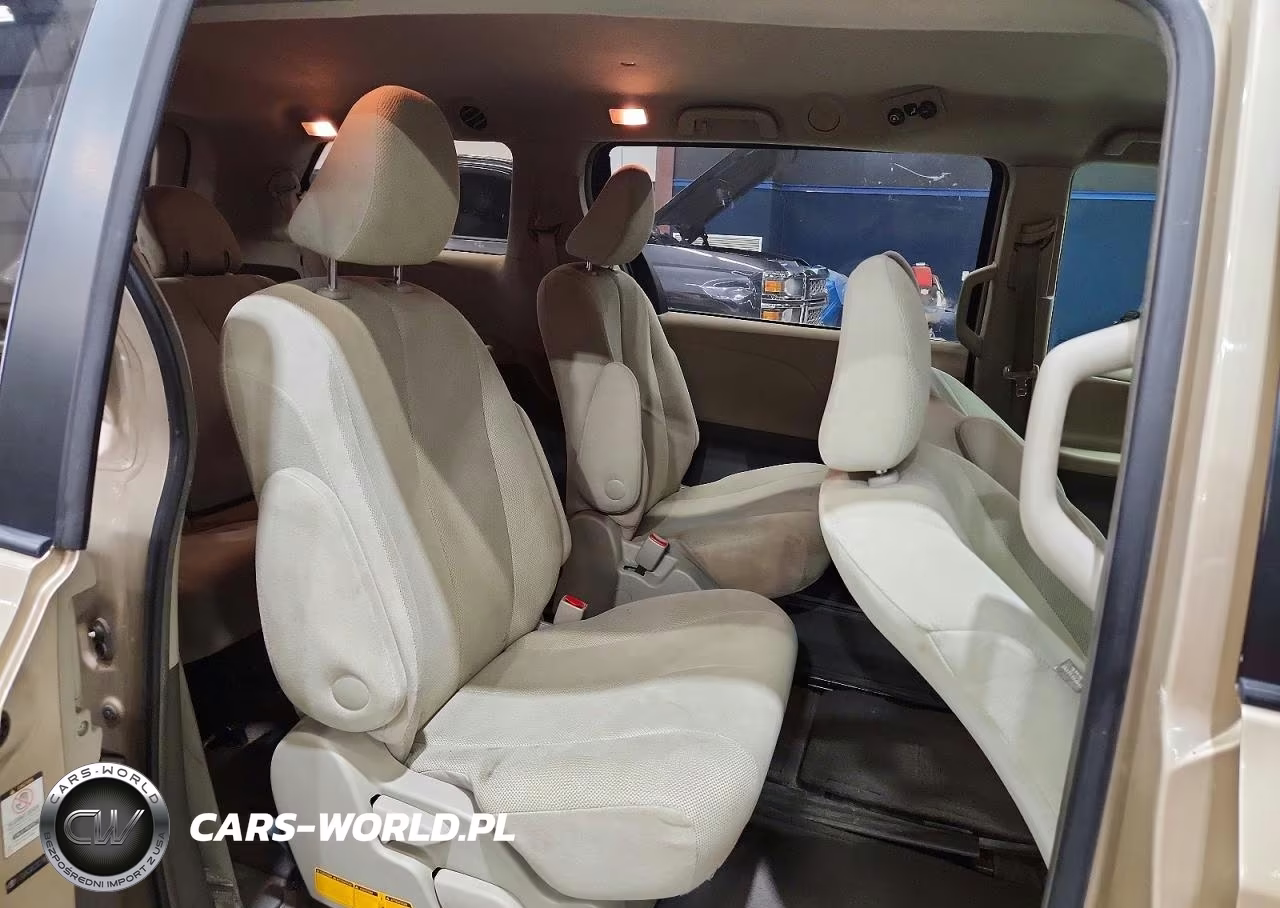2012 Toyota Sienna Base 7-Passenger VIN:5TDZK3DC2CS182597 - 11