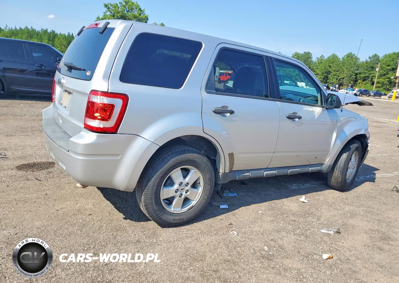 2010 Ford Escape Xls VIN:1FMCU0C75AKD34326 - 3