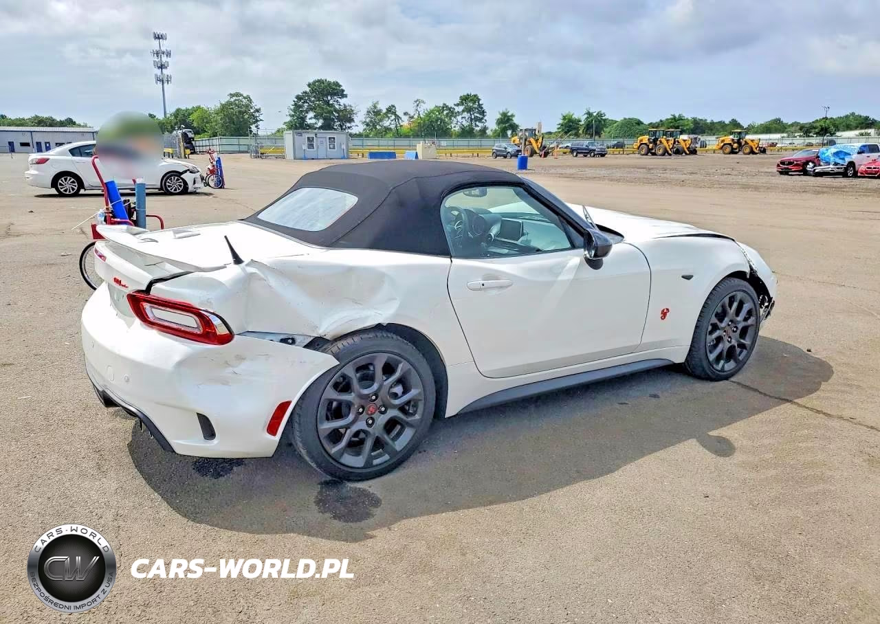 2020 Fiat 124 Spider Classica VIN:JC1NFAEK8L0145258 - 3