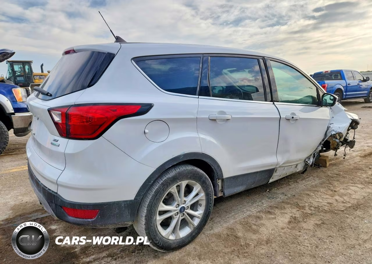 2019 Ford Escape Se VIN:1FMCU0GD4KUB86109 - 3