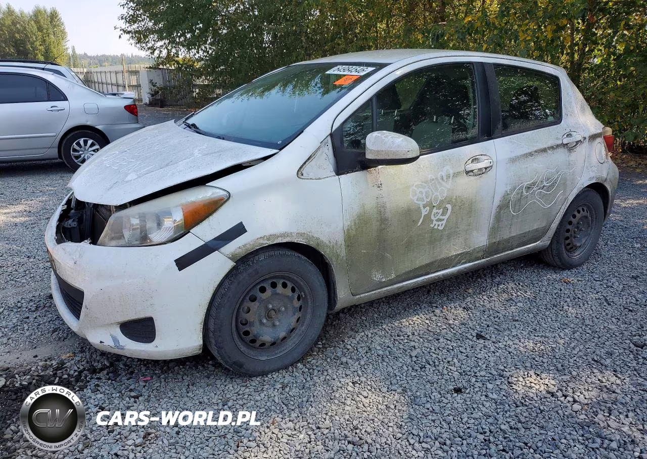 2013 Toyota Yaris 5-Door Le