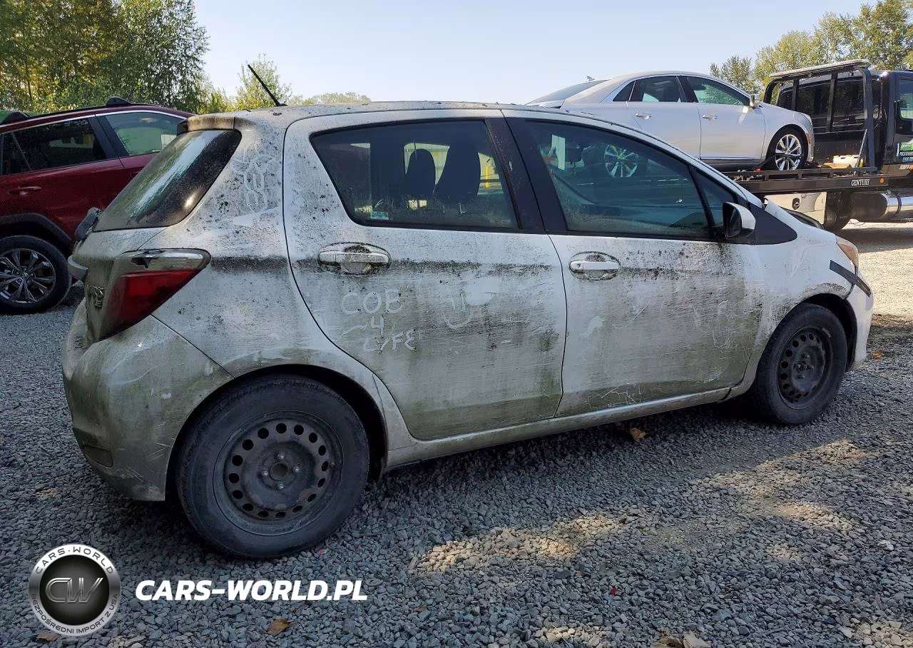 2013 Toyota Yaris 5-Door Le VIN:JTDKTUD32DD559172 - 3