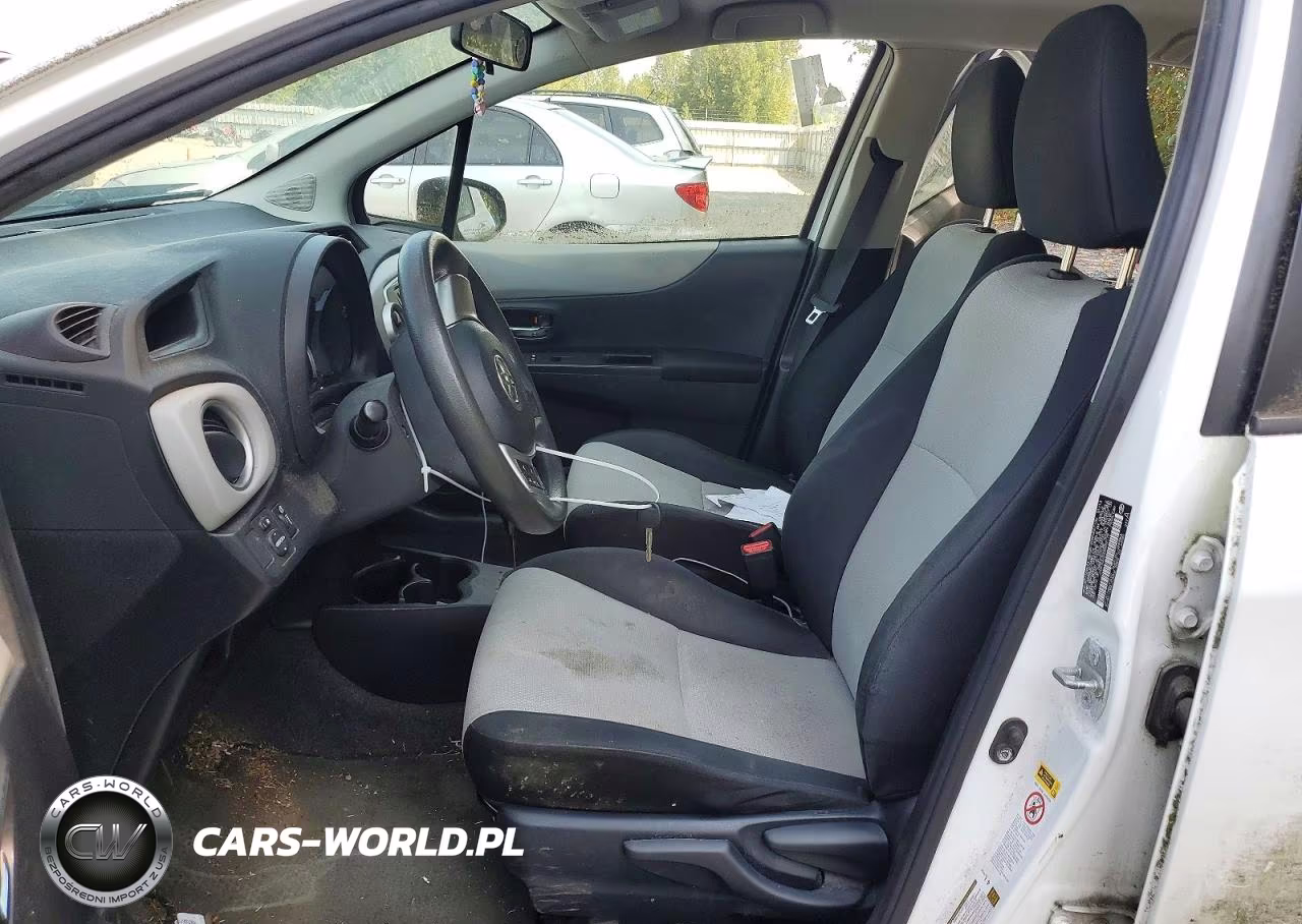 2013 Toyota Yaris 5-Door Le VIN:JTDKTUD32DD559172 - 7