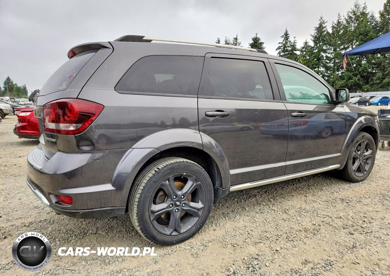 2018 Dodge Journey Crossroad VIN:3C4PDDGG1JT387191 - 3