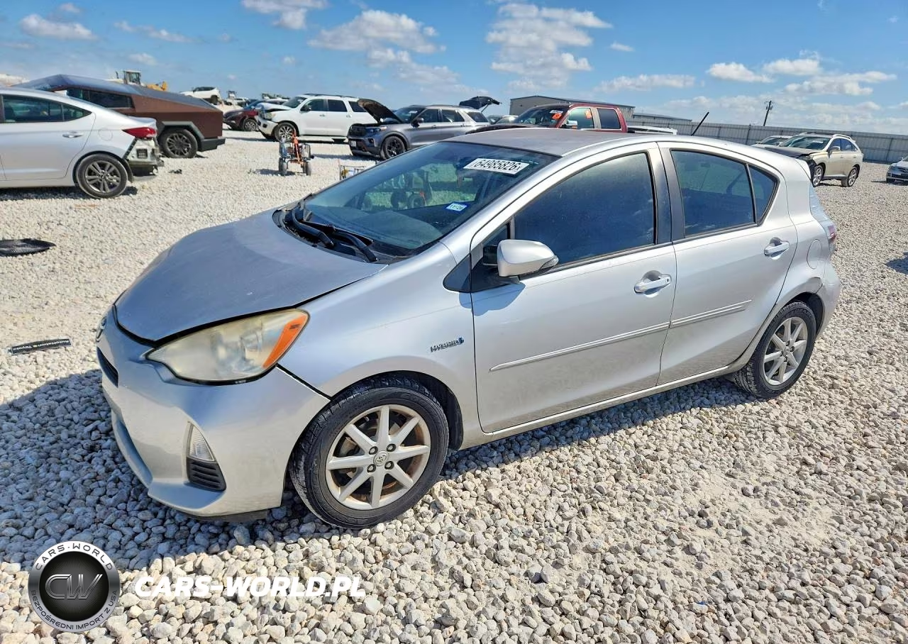 2013 Toyota Prius C Three – zdjęcie 1 z 12
