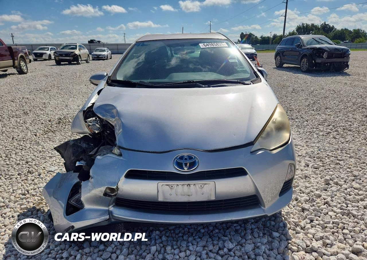 2013 Toyota Prius C Three VIN:JTDKDTB31D1528779 - 5