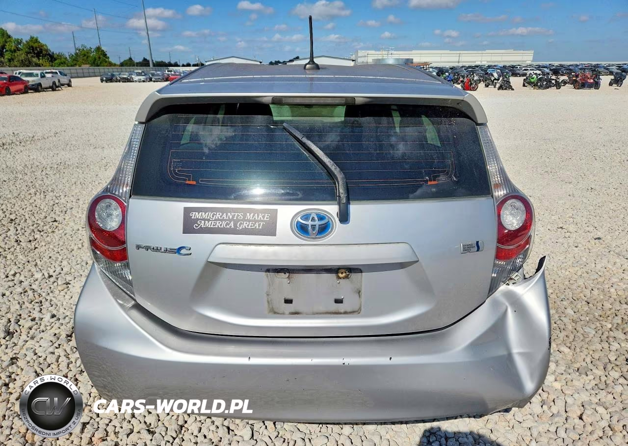 2013 Toyota Prius C Three VIN:JTDKDTB31D1528779 - 6
