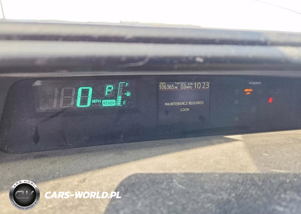 2013 Toyota Prius C Three VIN:JTDKDTB31D1528779 - 9