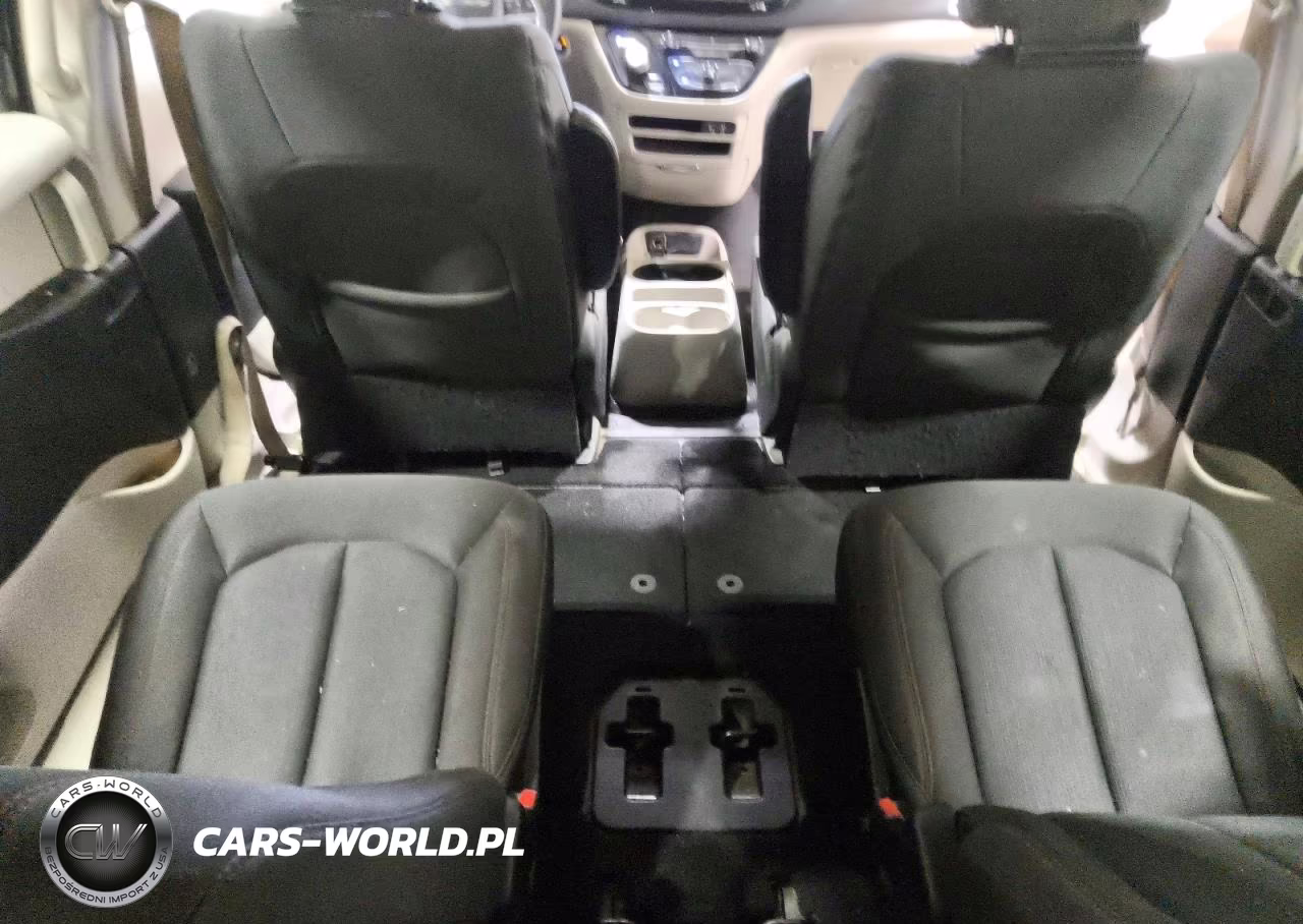 2017 Chrysler Pacifica Lx VIN:2C4RC1CG4HR553717 - 11