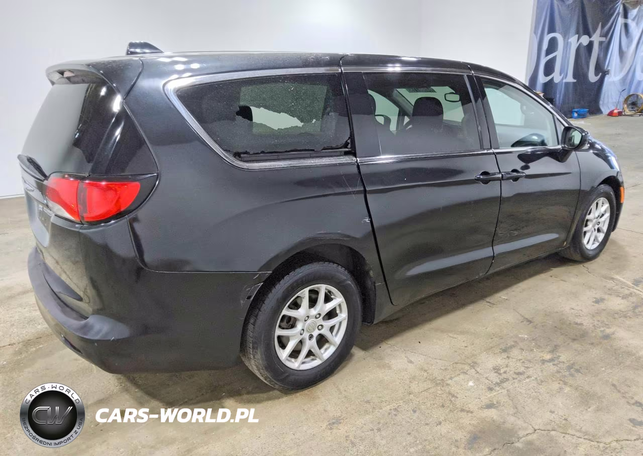 2017 Chrysler Pacifica Lx VIN:2C4RC1CG4HR553717 - 3