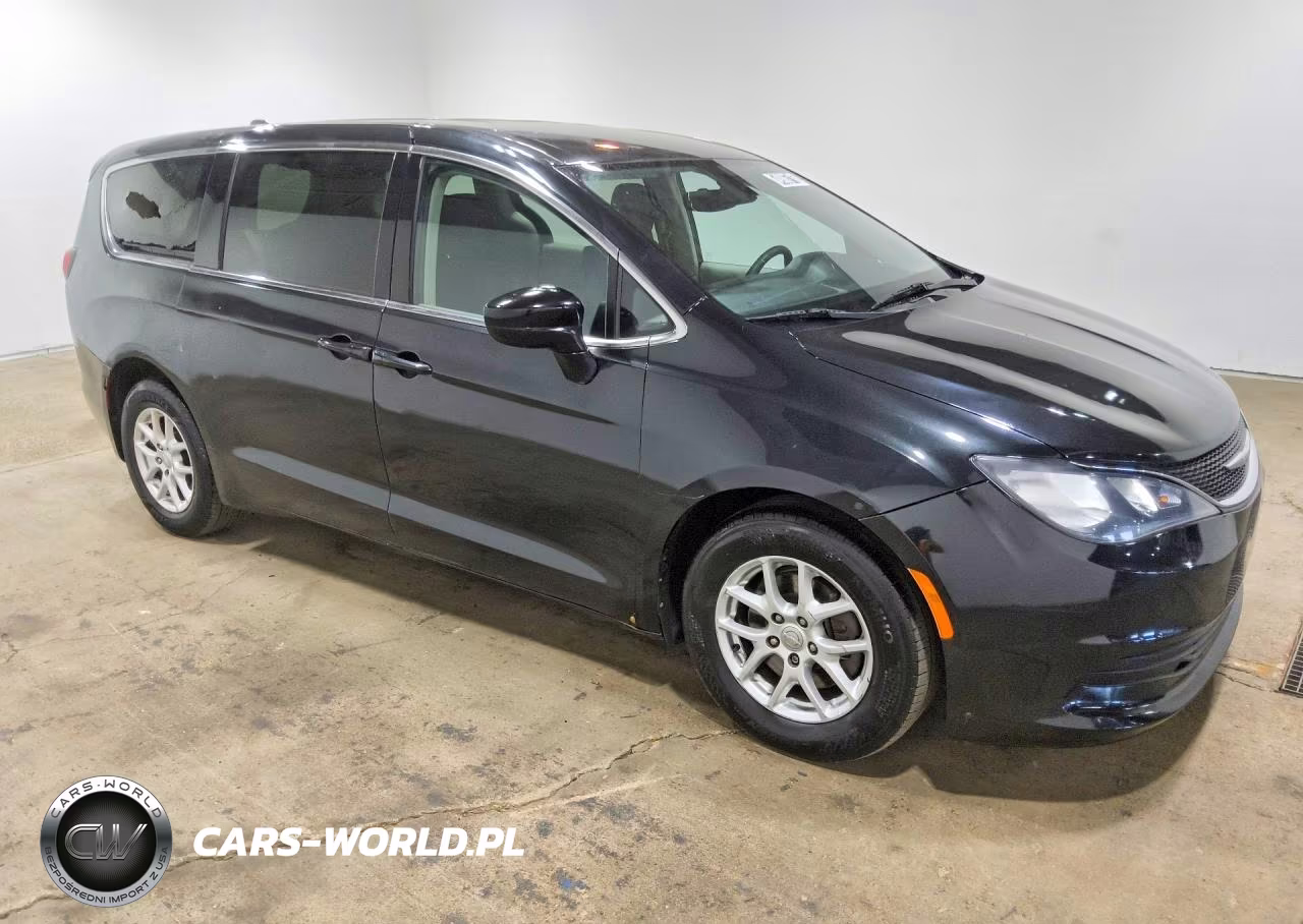 2017 Chrysler Pacifica Lx VIN:2C4RC1CG4HR553717 - 4