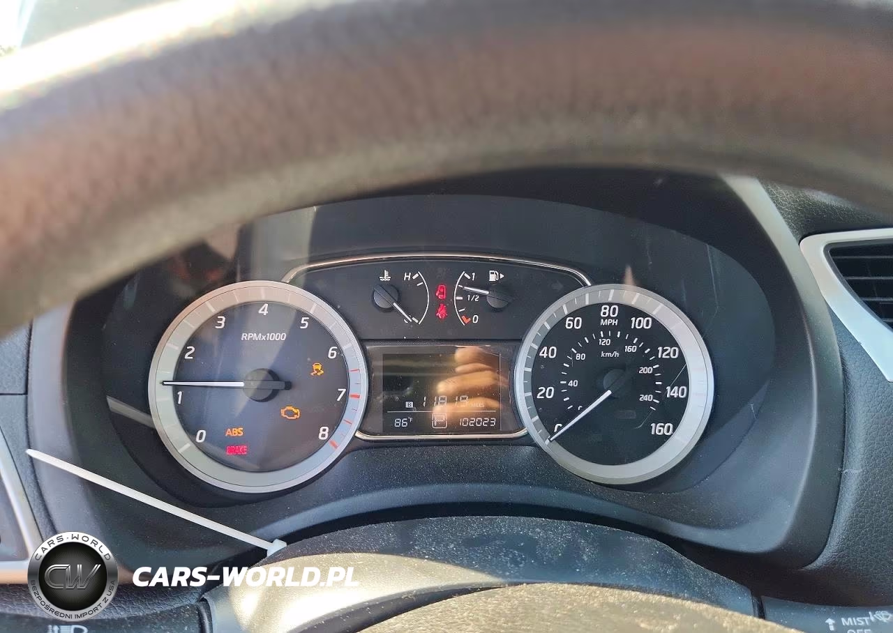 2015 Nissan Sentra S VIN:3N1AB7AP5FY351880 - 9