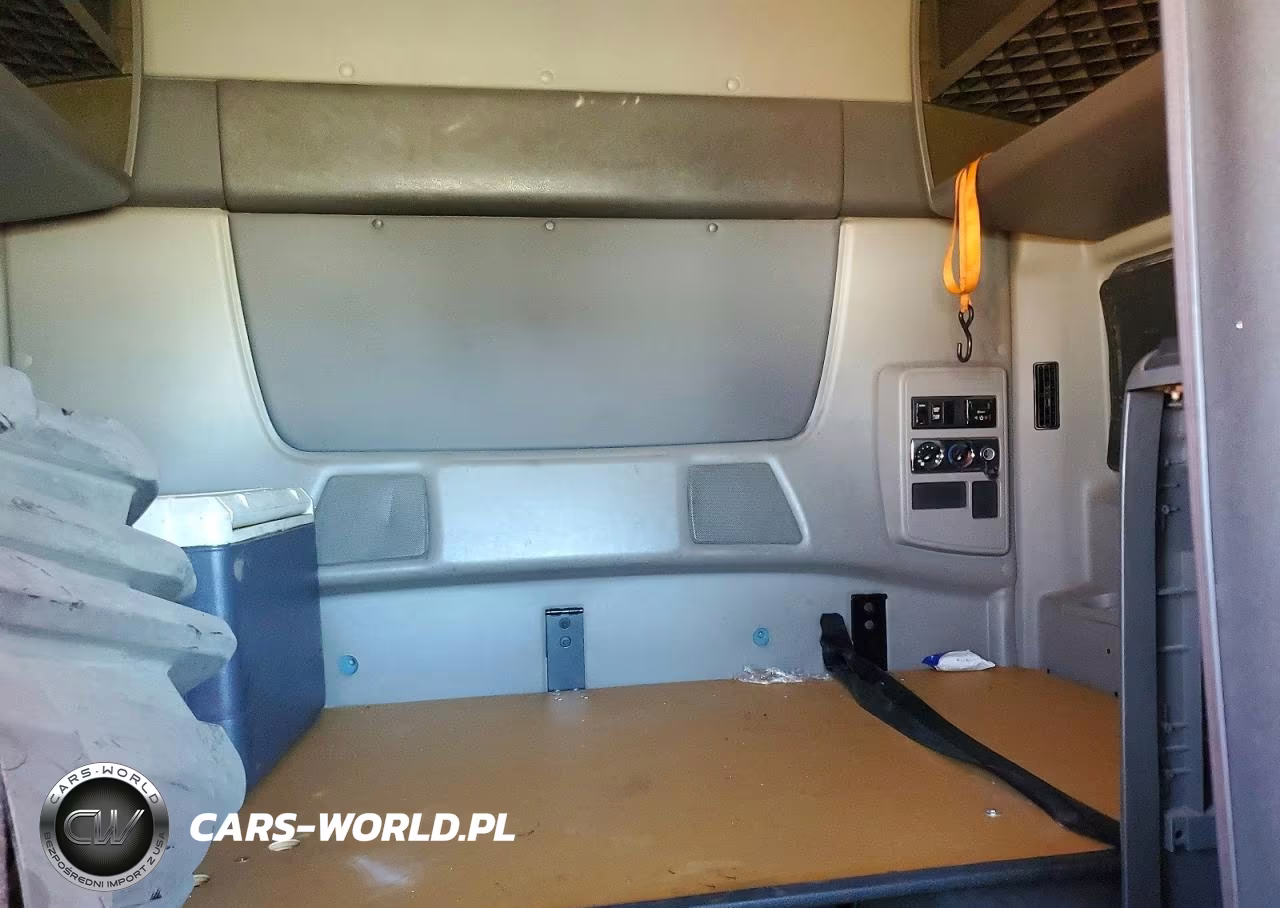 2018 International Lt625 Semi Truck VIN:3HSDZAPR4JN446217 - 10