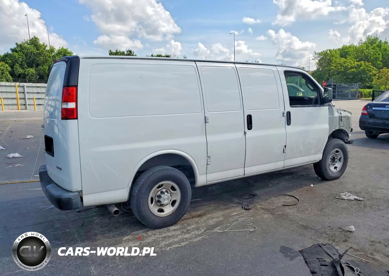 2021 Chevrolet Express G2500 VIN:1GCWGAF71M1151901 - 3