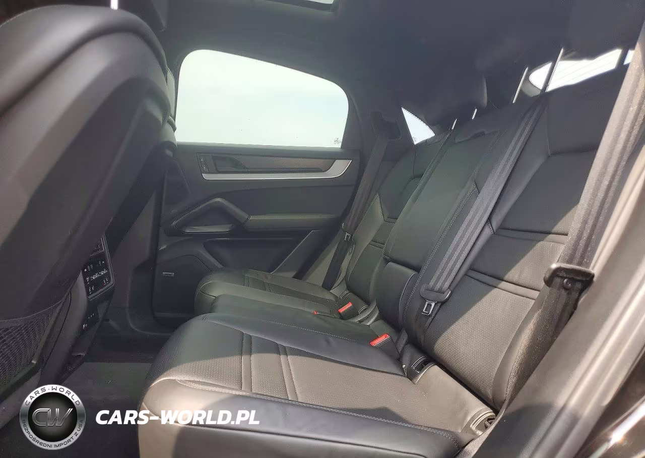 2024 Porsche Cayenne Coupe VIN:WP1BA2AY7RDA54647 - 11