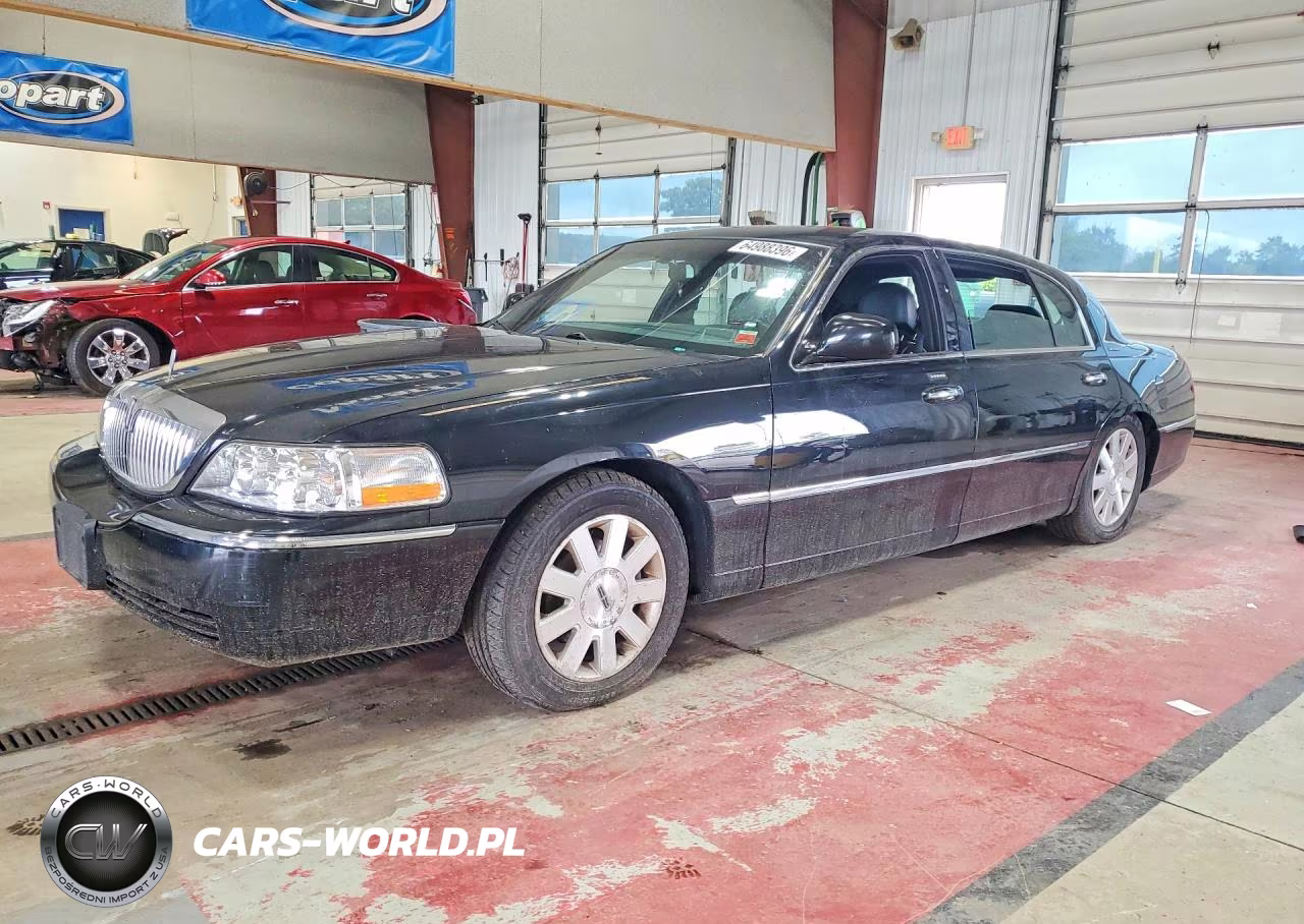 2003 Lincoln Town Car Executive L – zdjęcie 1 z 12