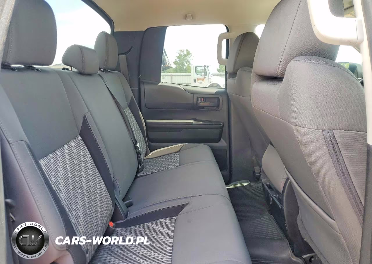 2019 Toyota Tundra Sr VIN:5TFUM5F16KX083382 - 10