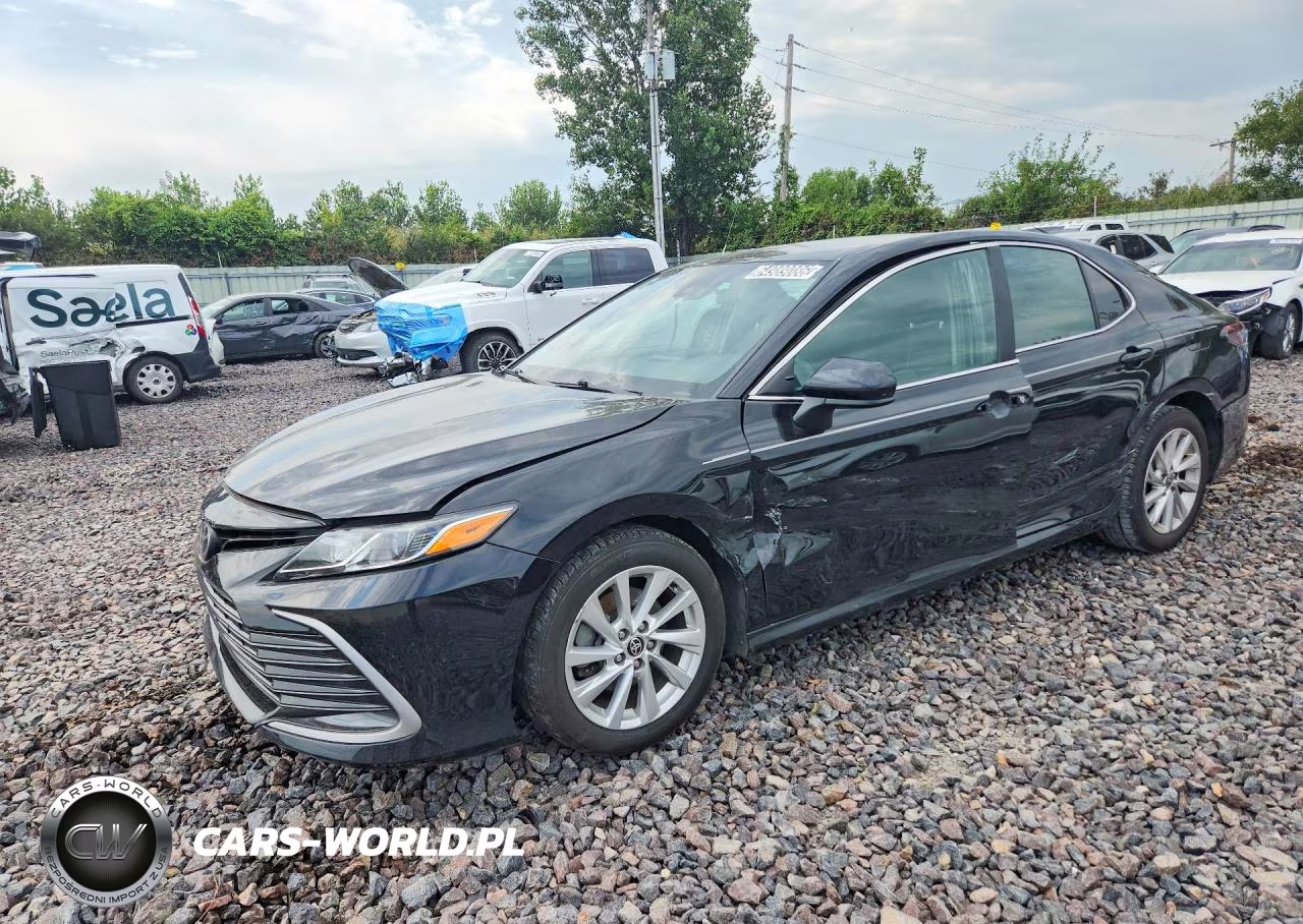 2021 Toyota Camry Le – zdjęcie 1 z 12