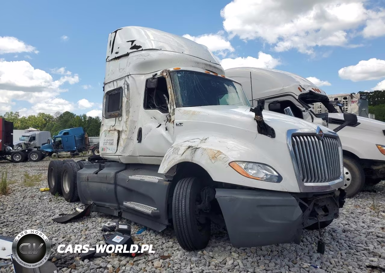 2018 International Lt625