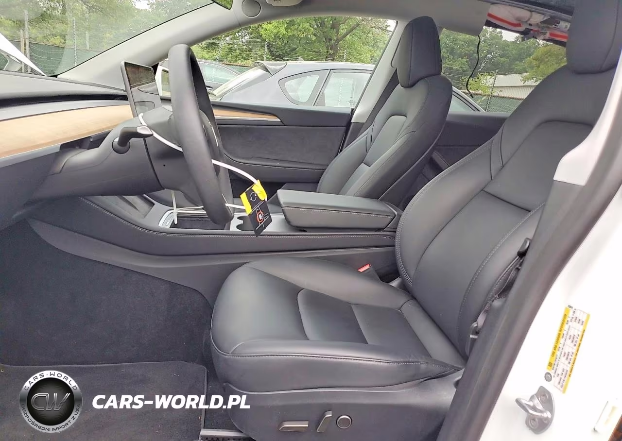 2024 Tesla Model Y VIN:7SAYGDEEXRA233618 - 7