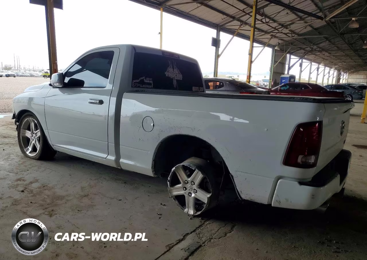 2017 Ram 1500 Sport VIN:3C6JR6CT1HG668293 - 2