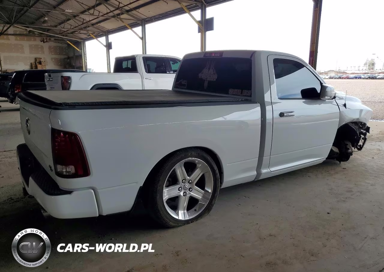 2017 Ram 1500 Sport VIN:3C6JR6CT1HG668293 - 3
