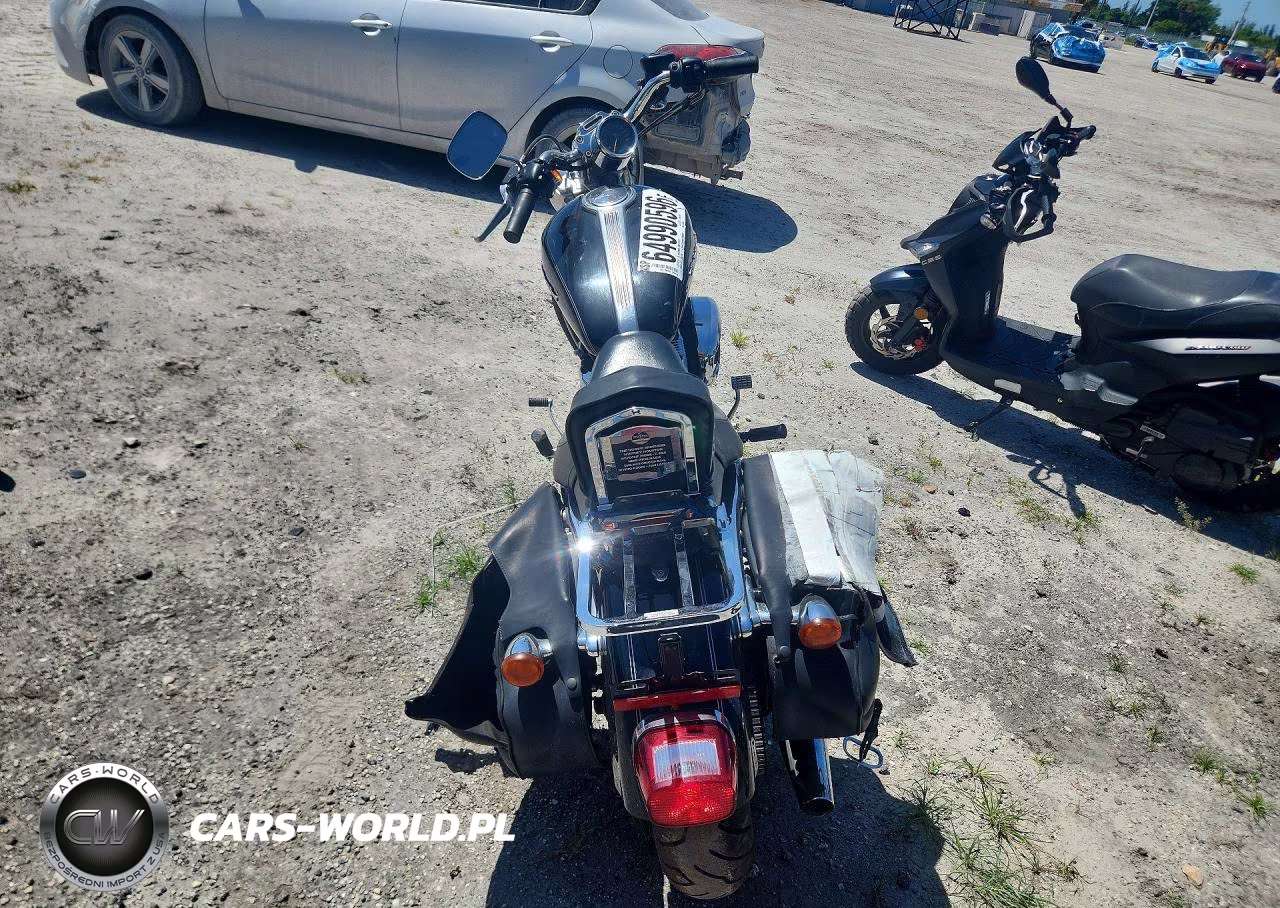 2005 Harley-Davidson Xl1200 C VIN:1HD1CGP155K442043 - 4