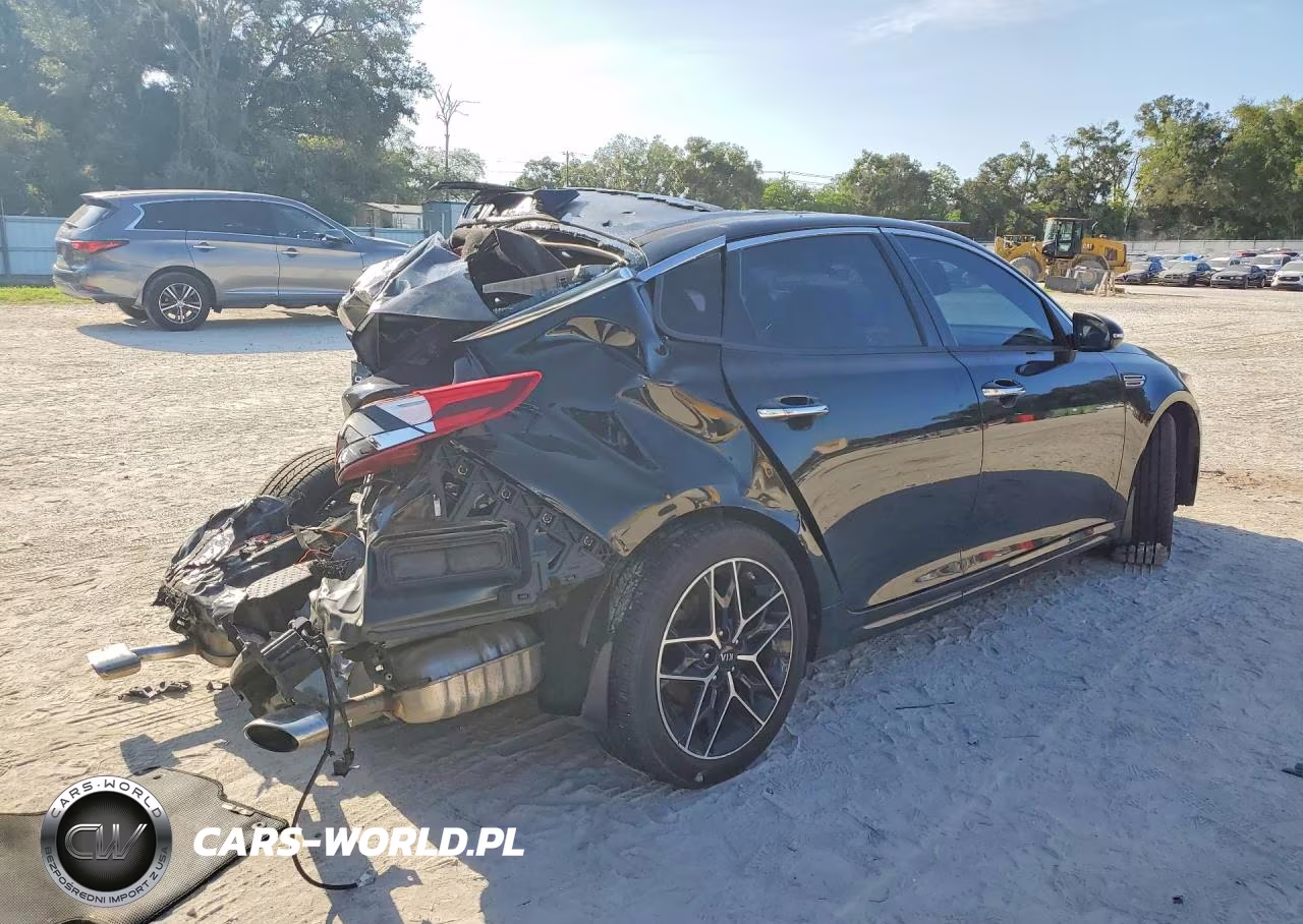 2020 Kia Optima Special Edition VIN:5XXGT4L30LG444856 - 3