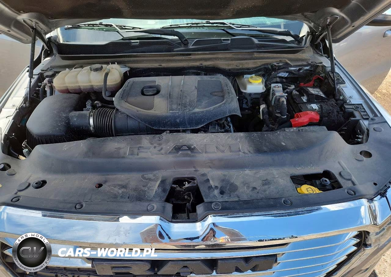 2025 Ram 1500 Laramie VIN:1C6SRFJP3SN511129 - 11